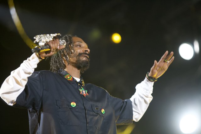 Snoop Dogg Lights Up the Stage at the 2012 Grammy Awards