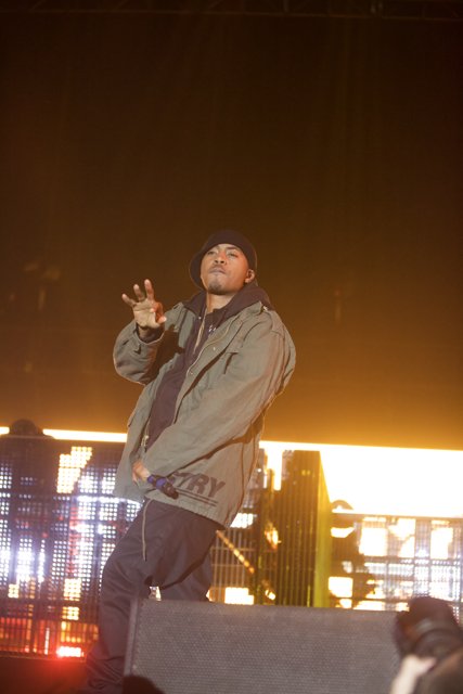 Nas Takes the Stage in Style