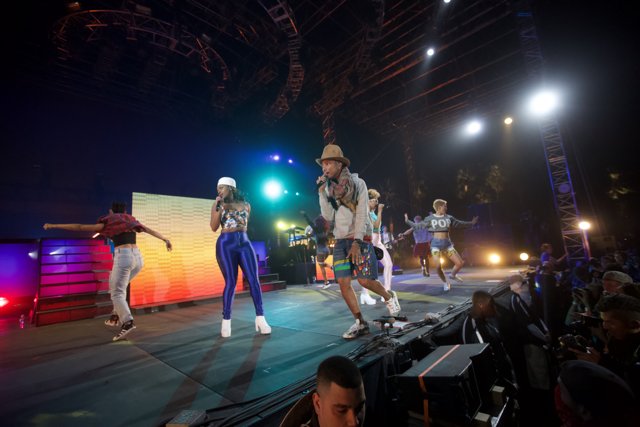 Pharrell Williams and his crew in a Hat-tastic Performance