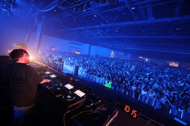 DJ Commands Massive Indoor Crowd at Wobbleland 2026