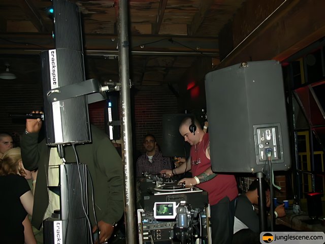 DJ Eric S Rocks the Nightclub
