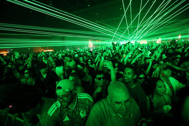 Green Laser Light Show Electrifies Wobbleland 2026 Crowd