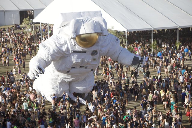 Giant Astronaut Draws Massive Crowd at Festival