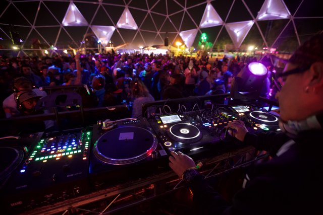 Club Vibes: DJ Keeps the Crowd Moving