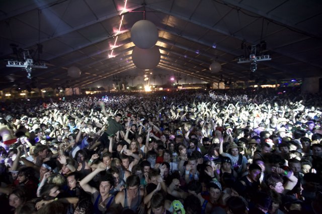 Coachella 2009: A Sea of Raised Hands