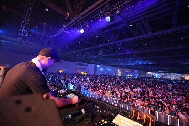 DJ Commands Massive Indoor Crowd at Wobbleland 2026