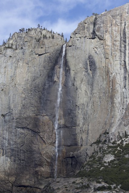 Captivating Cliffscape in Yosemite