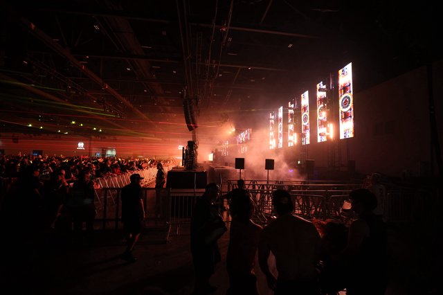 Massive EDM Crowd Surges at Wobbleland 2026 Festival