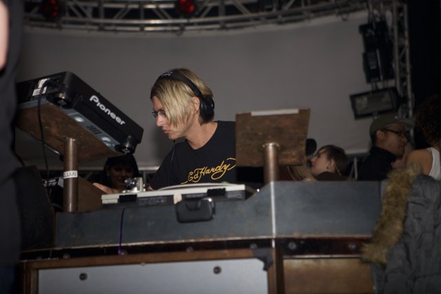DJ Set in Motion