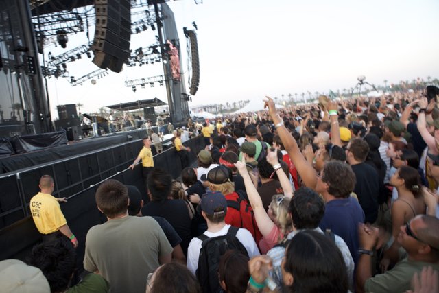 Coachella 2007: Jam-packed Crowd at the Concert