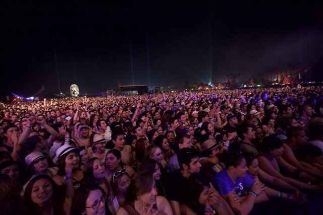 Coachella Nightlife: A Thrilling Crowd Experience