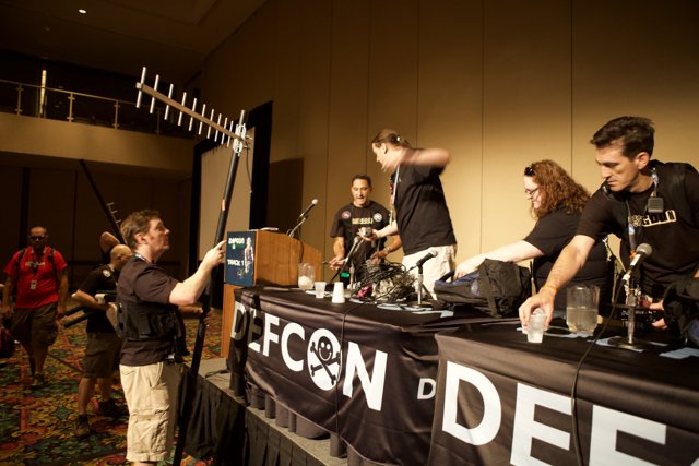 Icon Dee Shines at Defcon 18 Convention Center Event