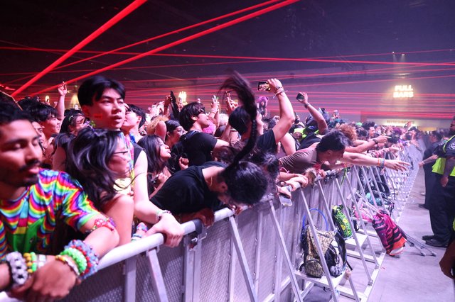 Electric Crowd Surges Against Barrier at Wobbleland 2026