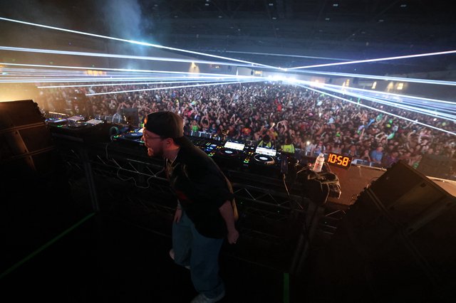 DJ Ignites Massive Crowd at Wobbleland 2026