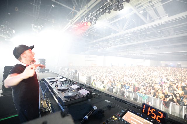 DJ Commands Massive Crowd at Wobbleland 2026