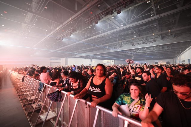 Massive Crowd Surges at Wobbleland 2026 EDM Festival