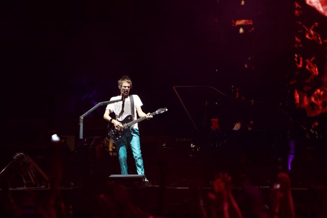 Matthew Bellamy Rocks Out on Guitar at Coachella 2010