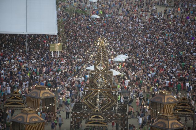 Massive Crowd Gathers for Coachella 2012 Festival