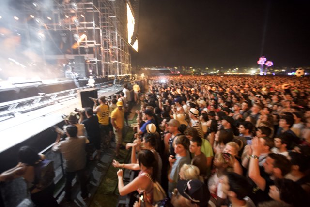 Crowd Enjoys Night Sky at Coachella 2011 Concert