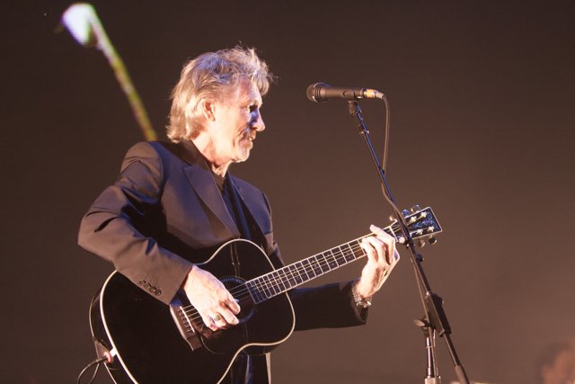 Roger Waters Rocks the 2008 Coachella Stage with His Acoustic Guitar