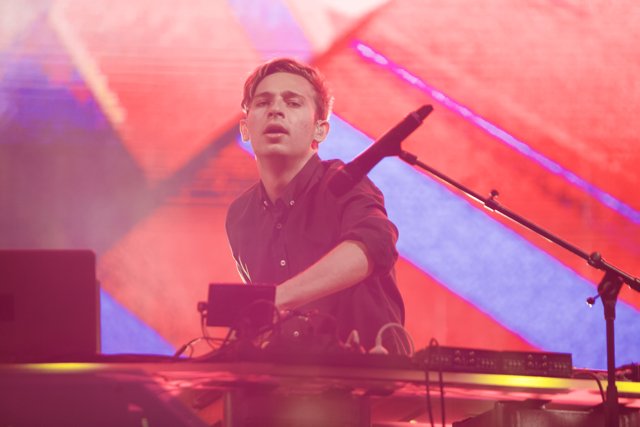 Flume Rocks the Crowd with Keyboard Performance