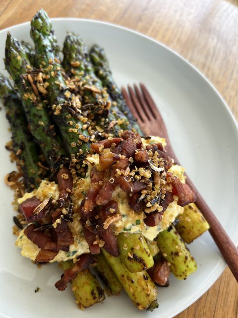 Delicious Asparagus with Bacon and Cheese