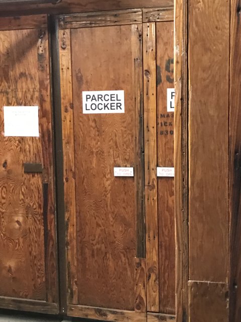 Parcel Locker Room