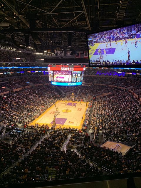 The Lakers vs Clippers Showdown at the Los Angeles Arena