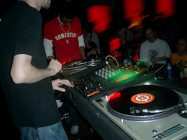 DJ Chris L Gets the Nightclub Pumping