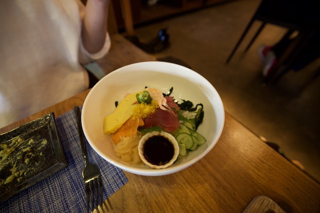 Chirashi Sushi Bowl with Fresh Sashimi and Rice