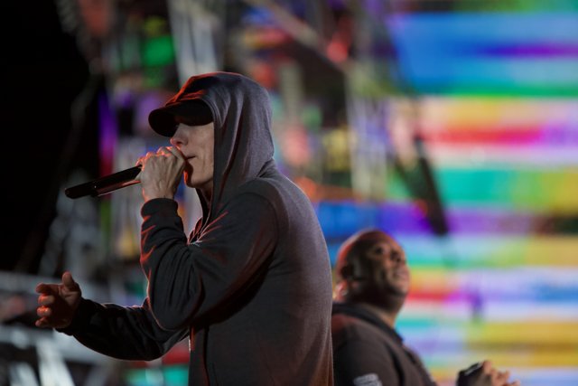 Hoodie-wearing singer electrifies Coachella stage