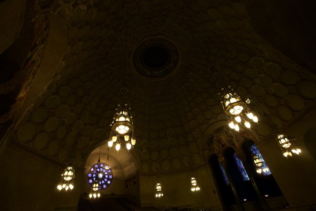Stunning Illumination of the Istanbul Mosque Ceiling