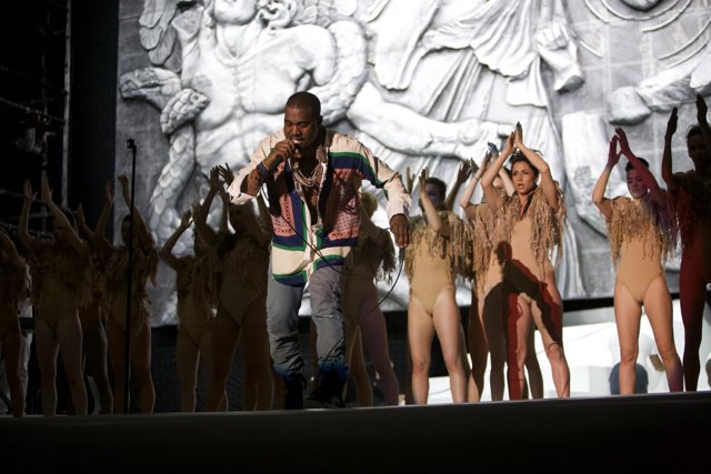 Kanye West Takes the Stage at 2012 MTV Music Awards