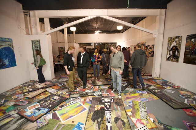 Art enthusiasts gather at 2008 Artwalk event