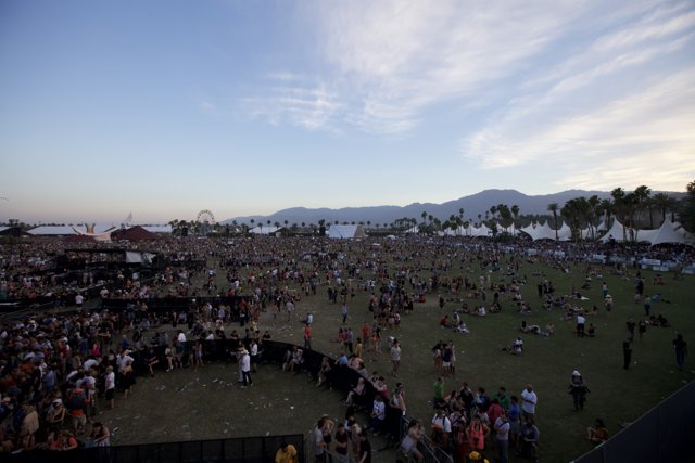 Sunday at Coachella: A Sea of Music Lovers