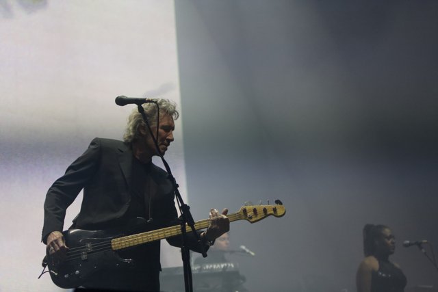 Roger Waters Rocks the Crowd with his Bass