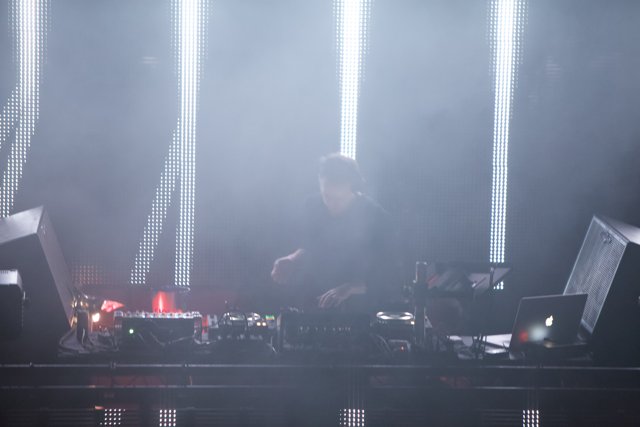 DJ electrifies the Sierra Madre crowd