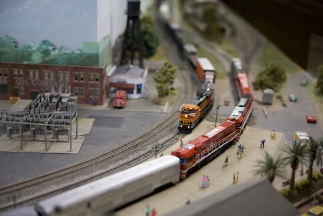 Miniature Metropolis on Track