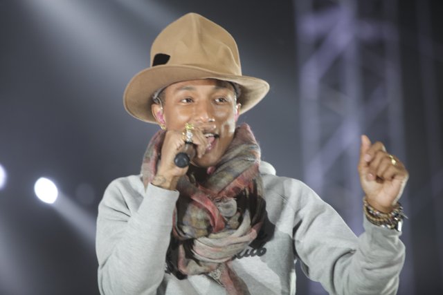 Pharrell Williams Performs with Style at the 2012 London Olympics