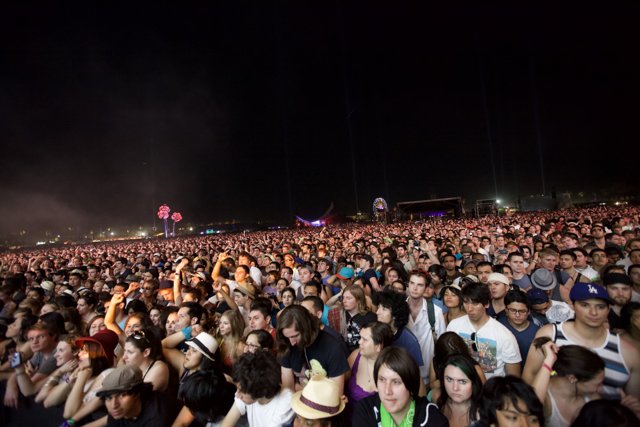 Coachella 2011: A Night Sky Filled with Music and People