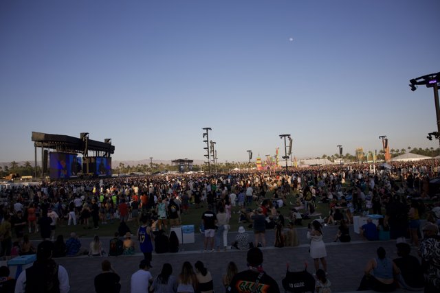 Vibrant Crowds and Dynamic Skies: Coachella 2024 Weekend 2