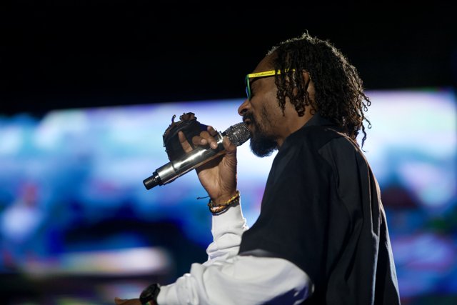 Snoop Dogg Drops it Like it's Hot at 2012 Summer Jam