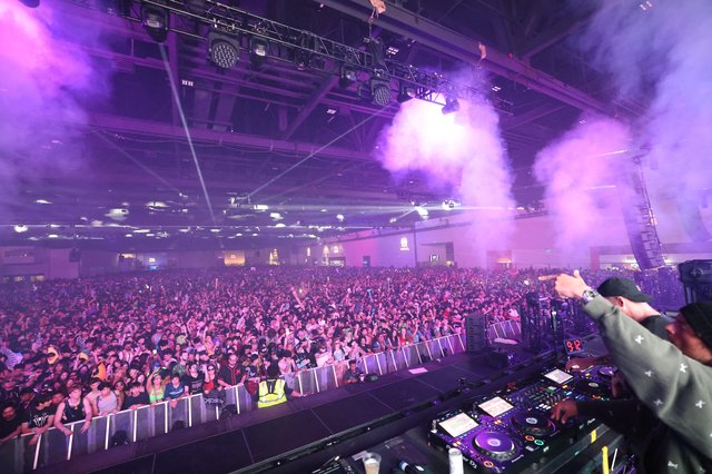 DJ Ignites Massive Crowd at Wobbleland 2026