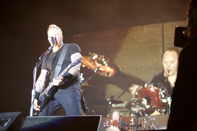 Metallica rocks the Santa Ana Arena