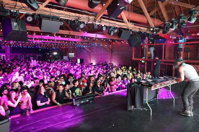 DJ Ignites Packed Crowd at Wobbleland 2026