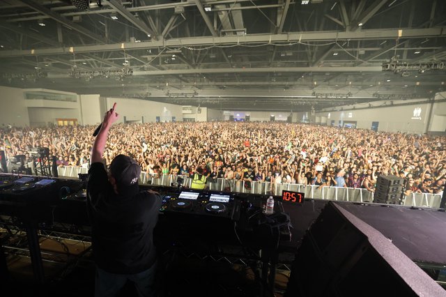 DJ Commands Massive Indoor Festival Crowd at Wobbleland