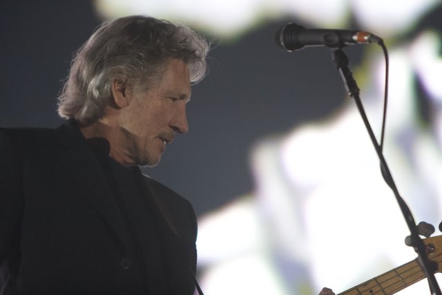 Roger Waters Rocks London with The Wall Performance