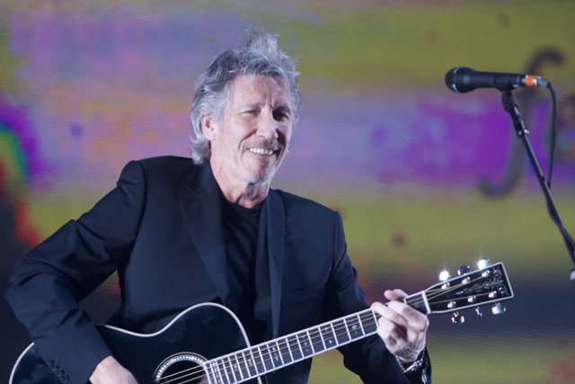 Roger Waters Rocks the Stage