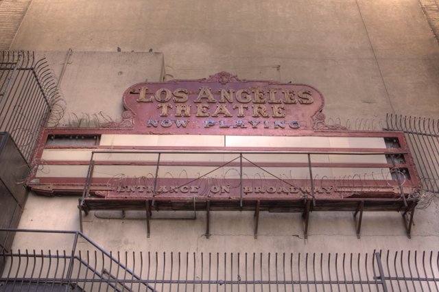 The iconic Los Angeles Theatre sign