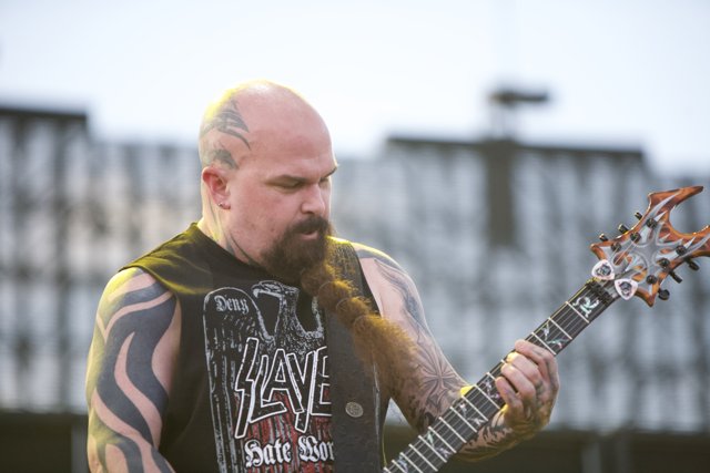 Kerry King Shreds the Stage